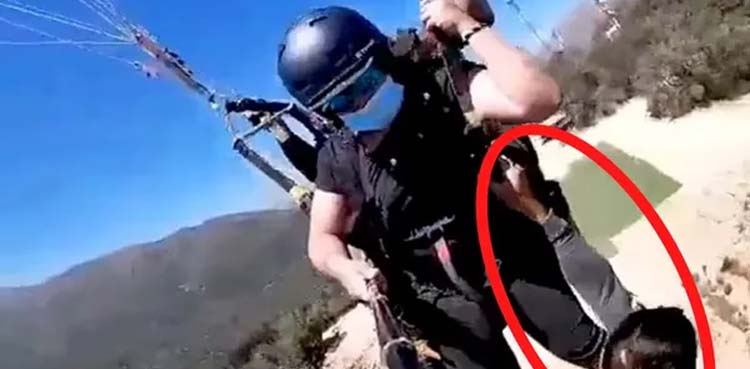Paragliding Viral Video