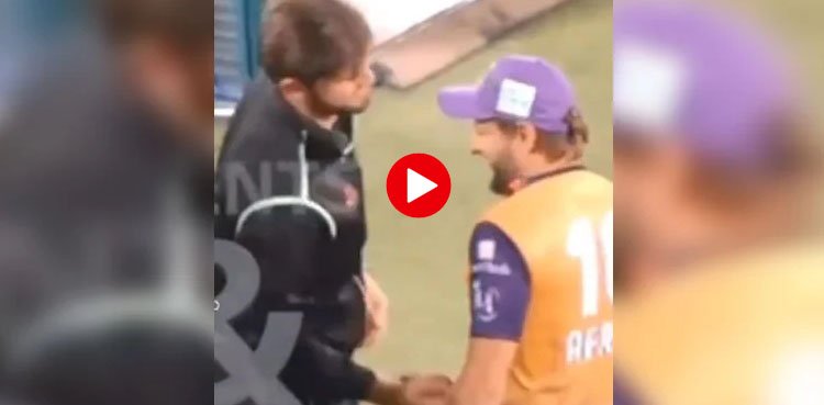 Shahid Afridi hugs Shaheen Shah Afridi