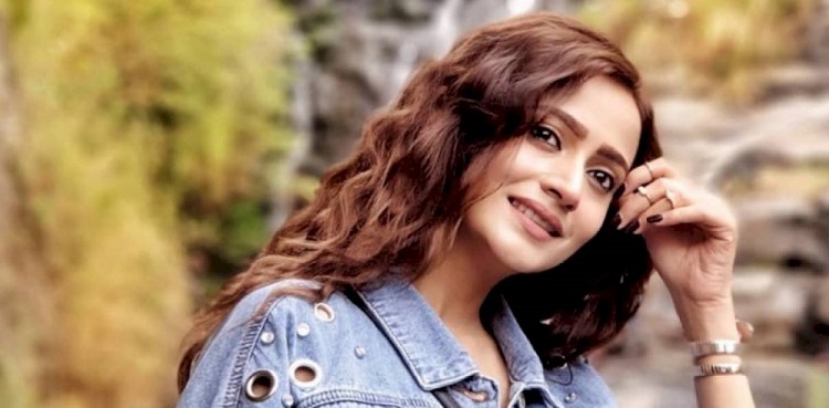 Zarnish Khan comments on lip fillers
