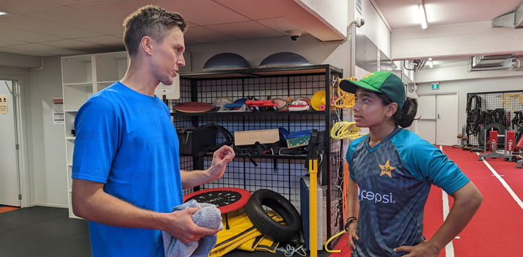 fatima sana, pakistan, new zealand, trent boult,