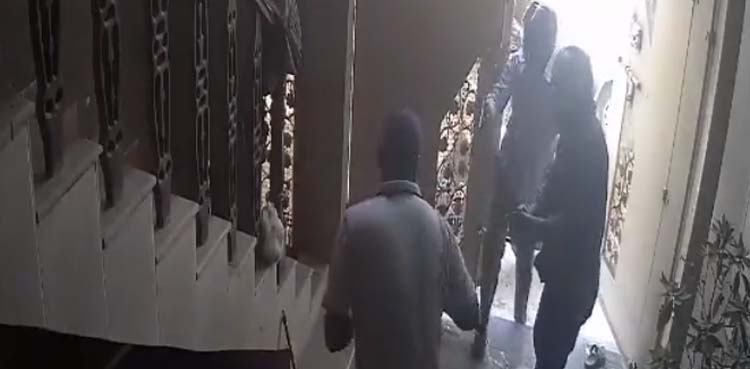 street crime, karachi, robbers,