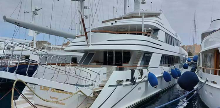 Russian luxury yacht Sinks