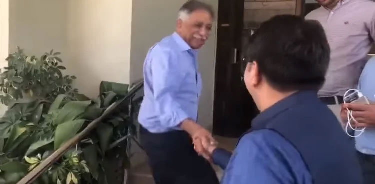 Shahbaz Gill, Muhammad Zubair, viral video, Kaise Hein