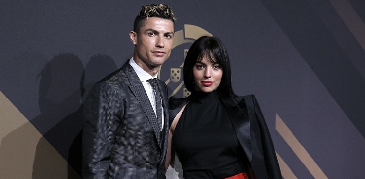 Cristiano Ronaldo family photo, Cristiano Ronaldo, Georgina Rodriguez, first baby girl picture