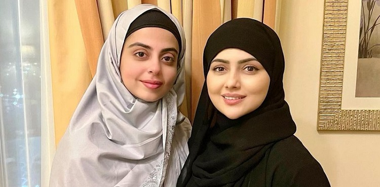 Yashma Gill, Sana Khan, umrah,