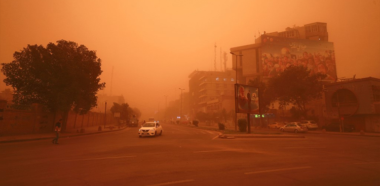 Iraq sandstorm, airports closed, 3700 people in hospital