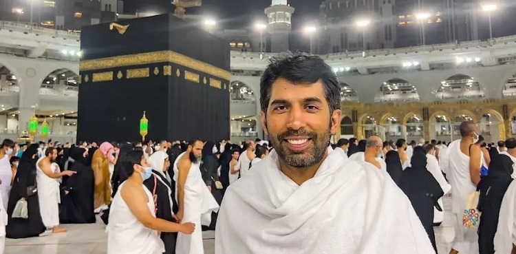 Pakistani travel vlogger Abrar Hassan, bike ride to perform umrah