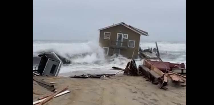 storm, unoccupied beach house,