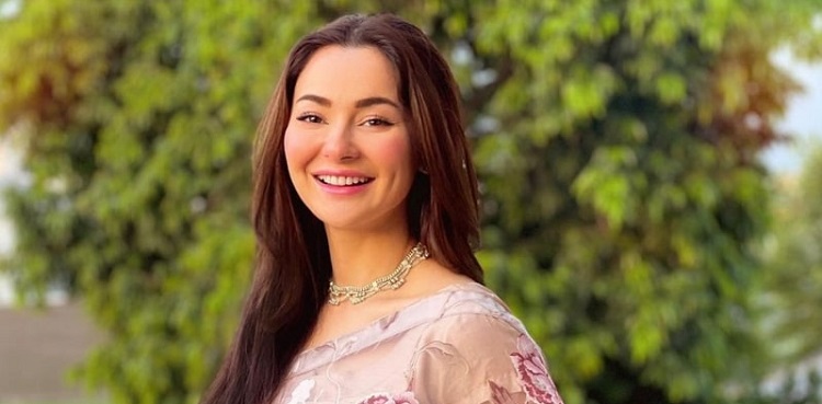 Hania Aamir, engagement plans, mere humsafar, farhan saeed