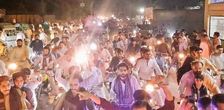 pti-workers-protest-imran-khan-call