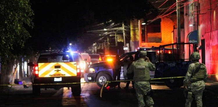 Gunmen kill 10, Mexico bar attack