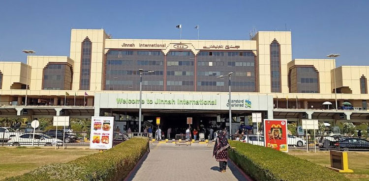 Foreign national, Karachi, forged documents, travelling, UAE