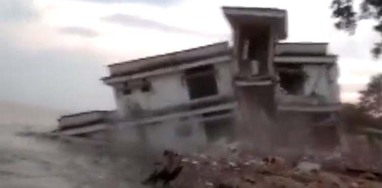 india, floods, police station,