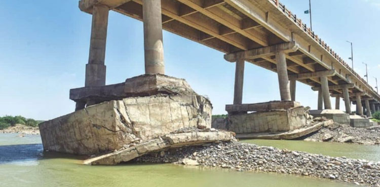 Hub River bridge, scrap theft bid, Police