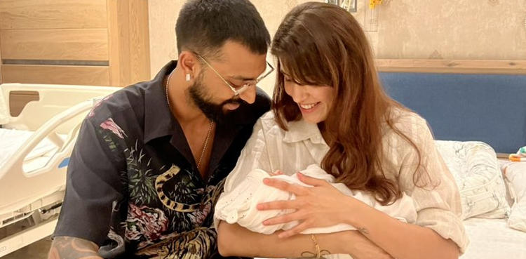 krunal pandya, Pankhuri Sharma, Krunal Pandya baby, Krunal Pandya wife,