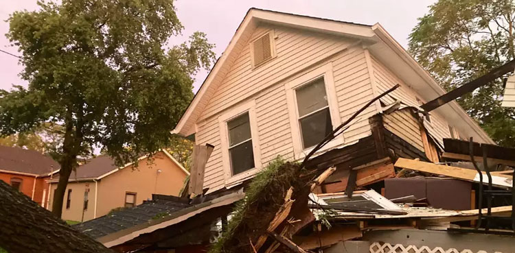 house-split-two-parts--us-thunderstorm