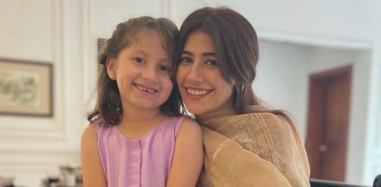 viral instagram picture, syra yousuf, daughter nooreh