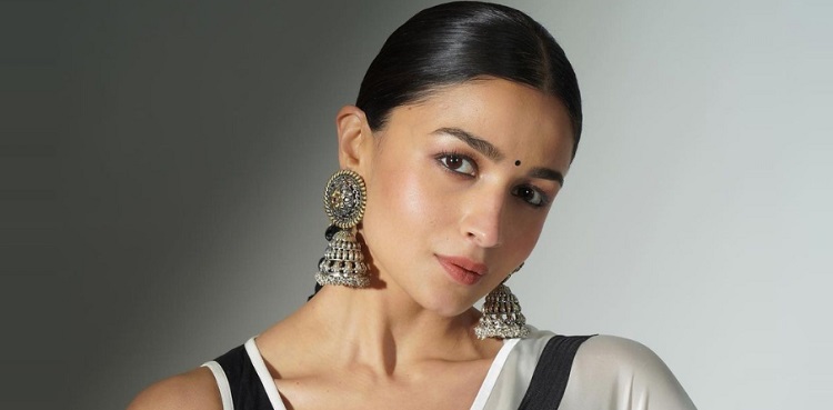 alia bhatt kapoor surname