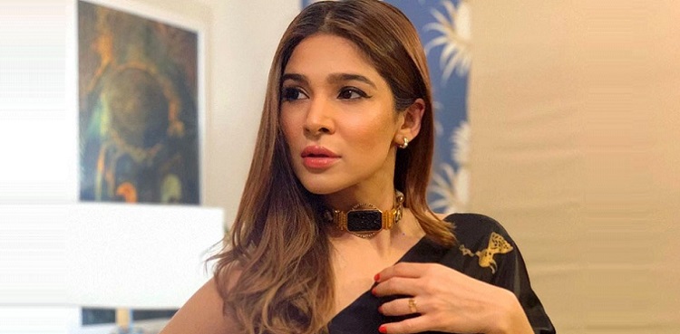 ayesha omar greece vacation, pictures videos viral