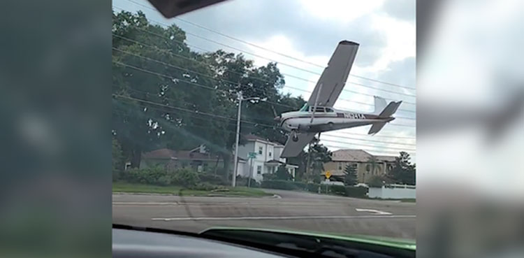 plane, plane crashes, crashes, viral video