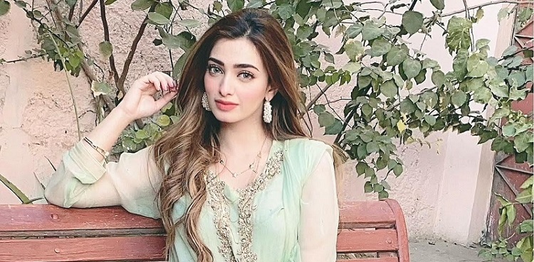 nawal saeed, instagram pictures viral