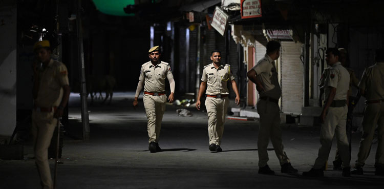 fake police, policemen, india, gang