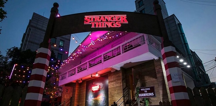 stranger things cafe japan