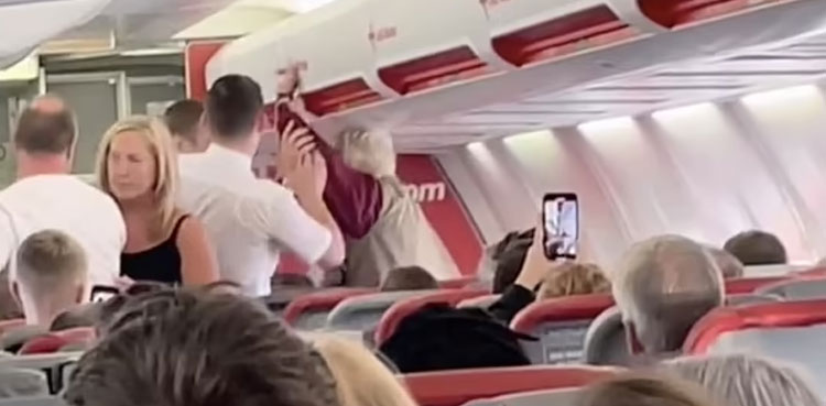 woman, woman slaps, viral, video,