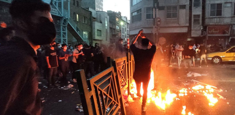 More than 300 dead, Iran unrest, Guards general