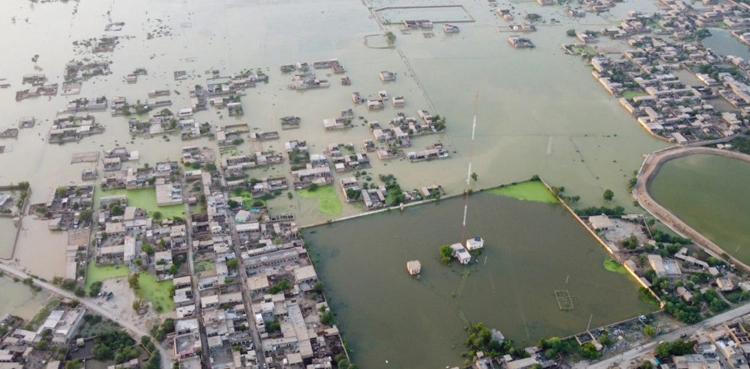 Dubai cargo ship, relief items, flood affectees, Karachi port
