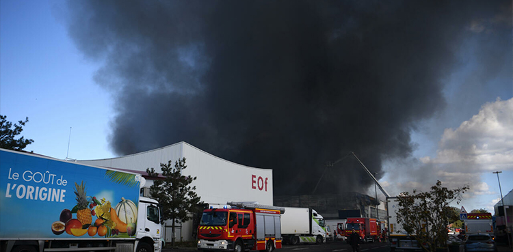 Paris market fire