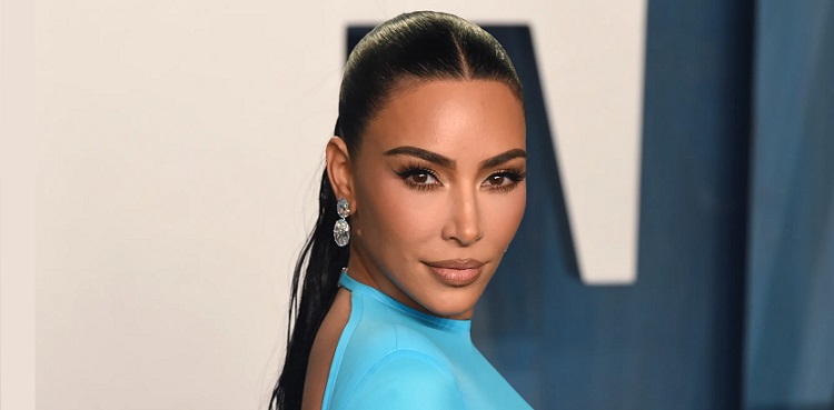 kim kardashian most negative social media celeb, selena gomez positive