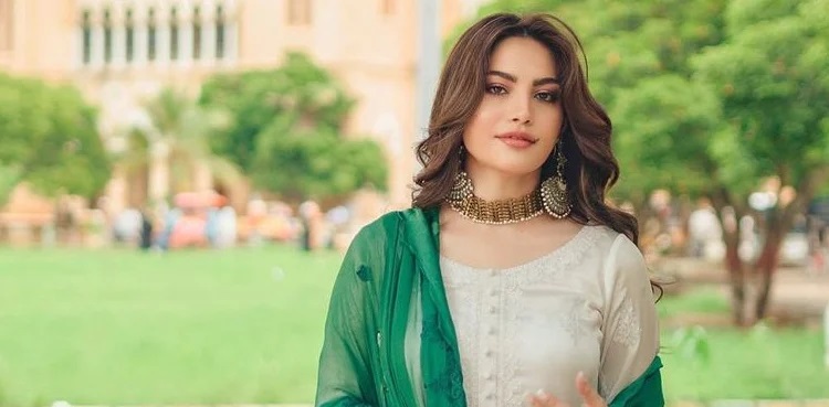 neelam muneer khan viral instagram picture