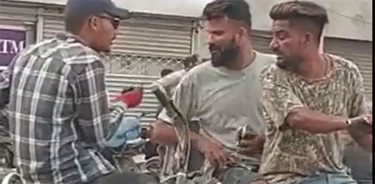 street crime, karachi,