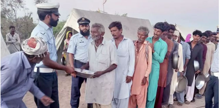 PAF-floods-in-pakistan-relief-goods
