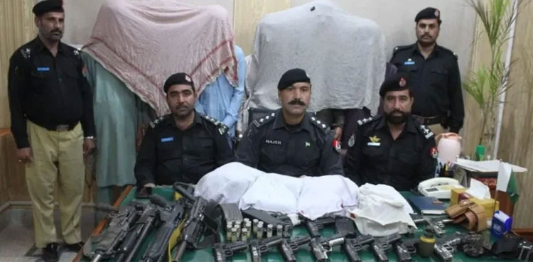 criminals, proclaimed offenders. Kohat, police