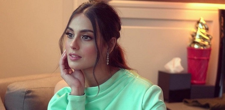 iqra aziz viral reel