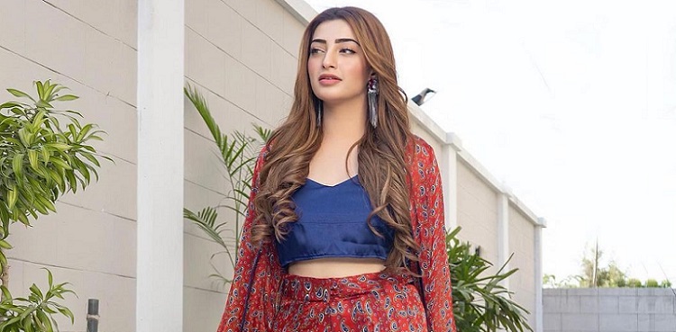 nawal saeed viral instagram pictures