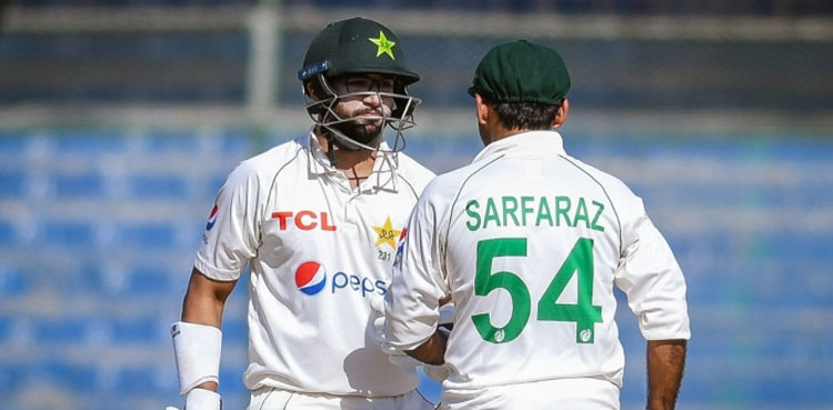 Pakistan hold New Zealand for a draw