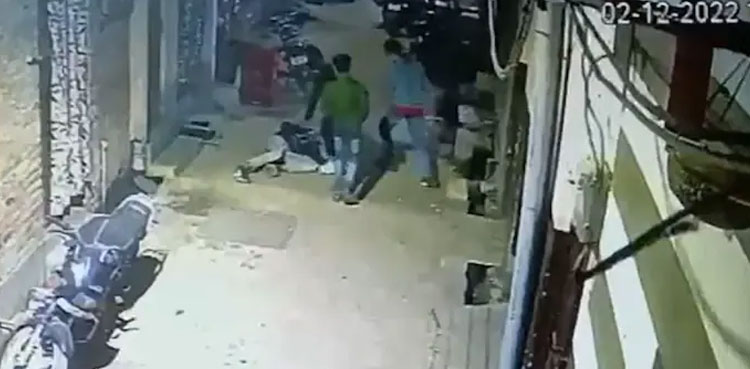WATCH, Young man, collapses, road, dies