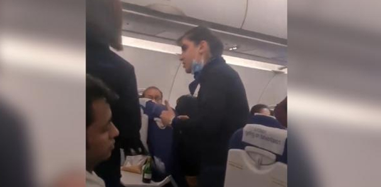 Flight attendant, Not your servant, Video Viral