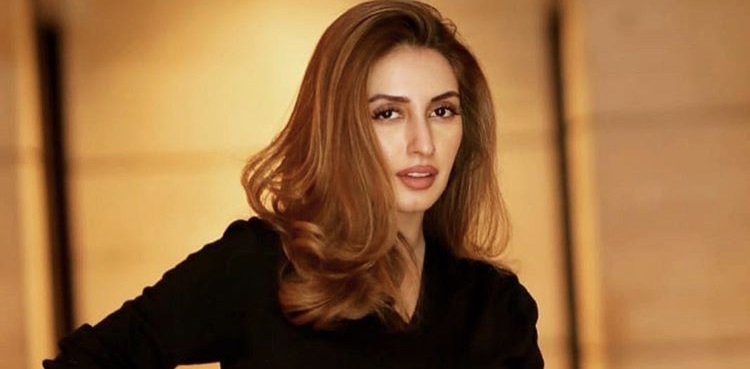 iman ali viral pictures, tich button