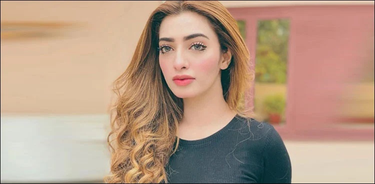nawal saeed viral instagram pictures