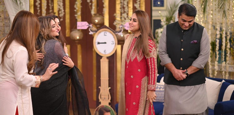 nadia khan, nadia, nadia khan host, nadia khan dramas, nadia khan husband,