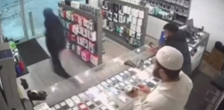 Thief, mobile phones, steal, funny video