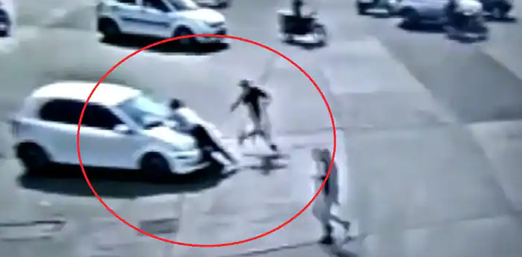 Viral, Man, challan,