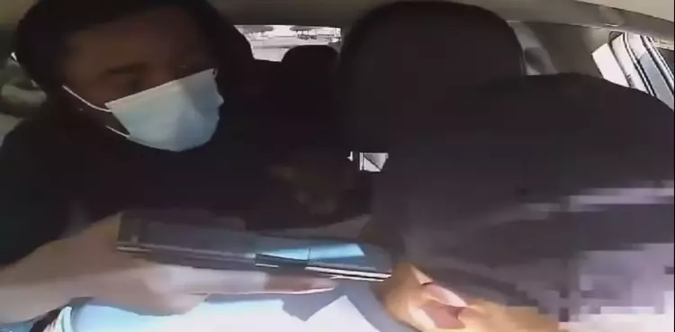 uber driver fights carjackers