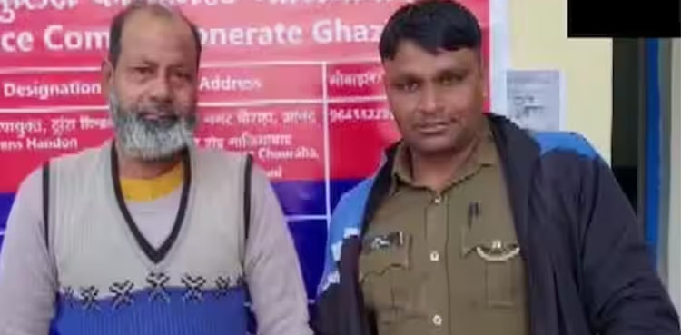 roti maker, arrested, spitting rotis, hotel, viral video