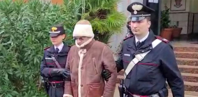 Fifteen arrested, UK, migrant hotel clashes