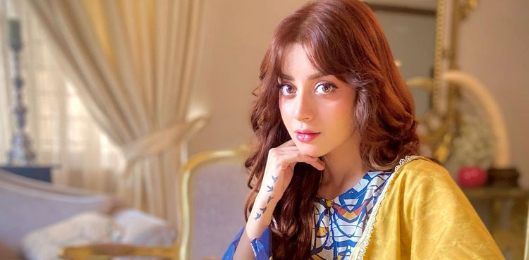 Alizeh Shah, Acor, Taqdeer drama, Social media